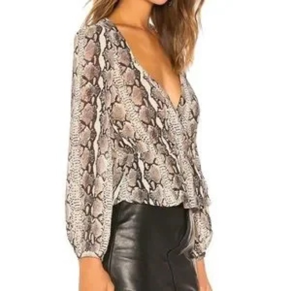 Revolve LPA Pinched Shoulder Snake Print Blouse Top large Python Long Sleeve - Picture 3 of 8